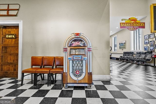 404 Whipple Avenue, Williamson, GA 30292