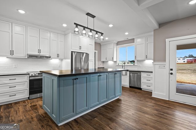 404 Whipple Avenue, Williamson, GA 30292