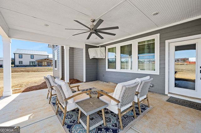 404 Whipple Avenue, Williamson, GA 30292