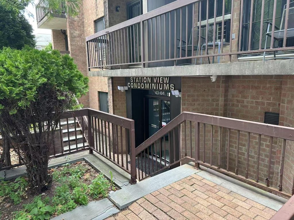 4304 158th Street L4, Flushing, NY 11358