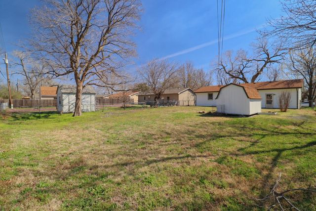 2318 W Heuett St, Wichita, KS 67217