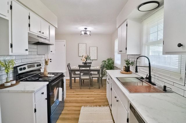 2318 W Heuett St, Wichita, KS 67217