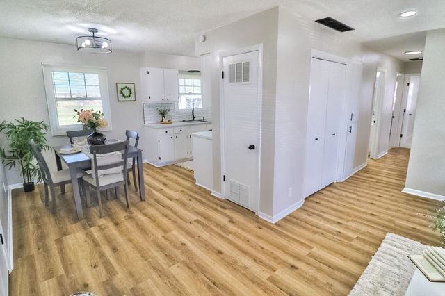 2318 W Heuett St, Wichita, KS 67217