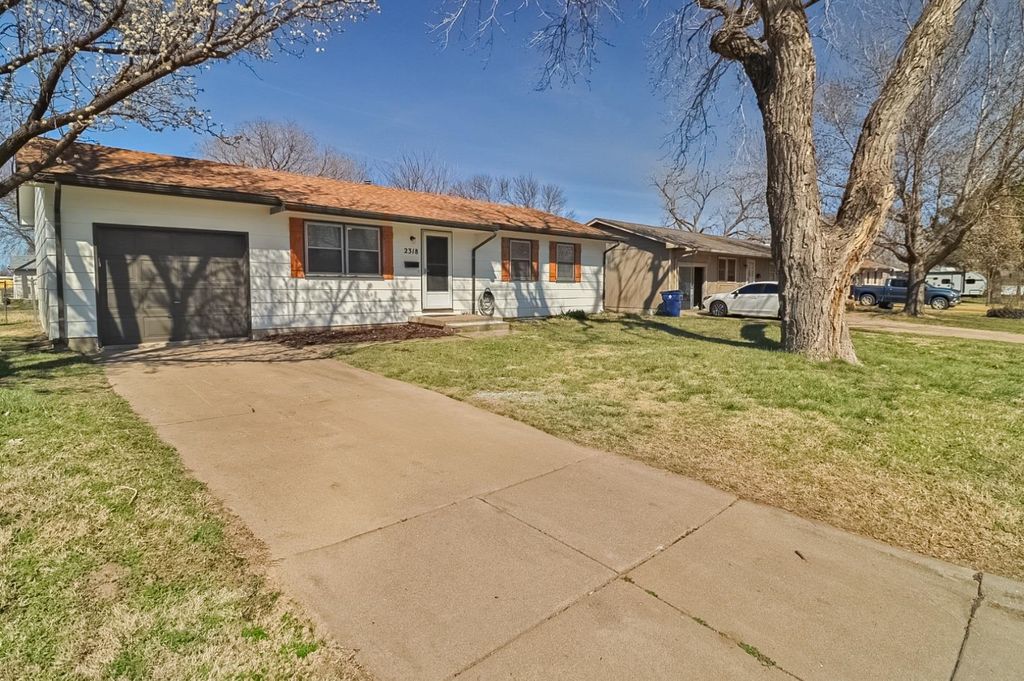 2318 W Heuett St, Wichita, KS 67217