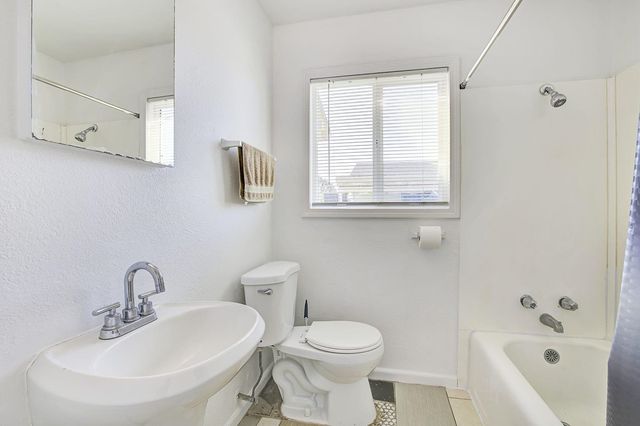 730 W Sunset Blvd, Hayward, CA 94541