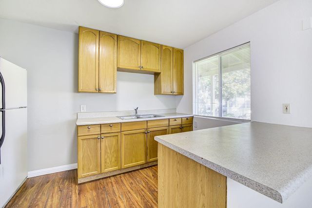 730 W Sunset Blvd, Hayward, CA 94541