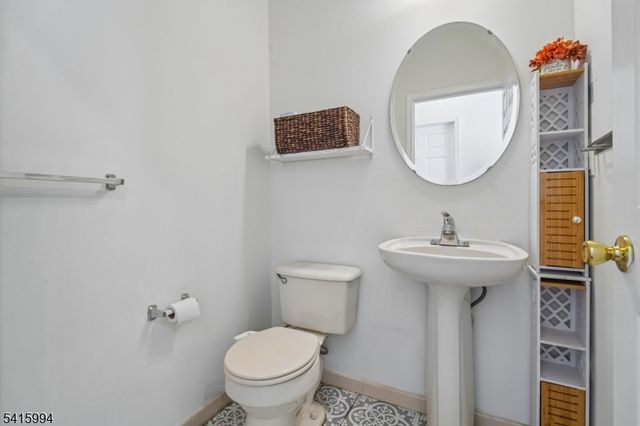 36 Murphy Drive, Bridgewater Twp., NJ 08807