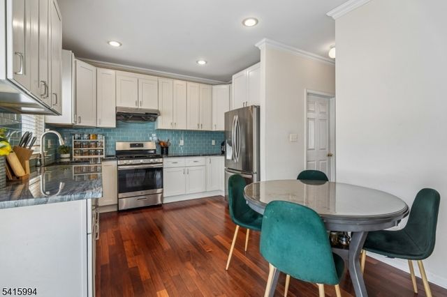 36 Murphy Drive, Bridgewater Twp., NJ 08807