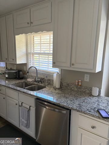 1056 Waterside Drive SE, Conyers, GA 30013