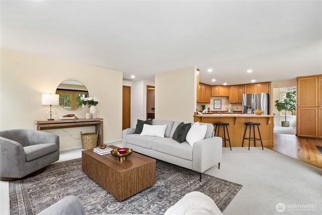 2138 221st Place NE, Sammamish, WA 98074