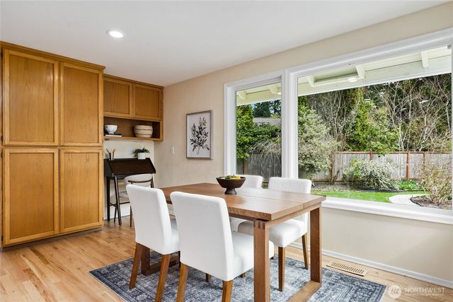 2138 221st Place NE, Sammamish, WA 98074