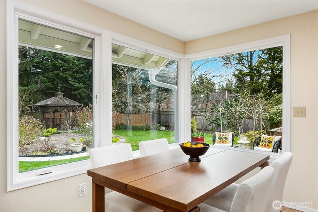 2138 221st Place NE, Sammamish, WA 98074