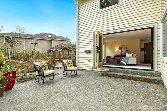 2138 221st Place NE, Sammamish, WA 98074