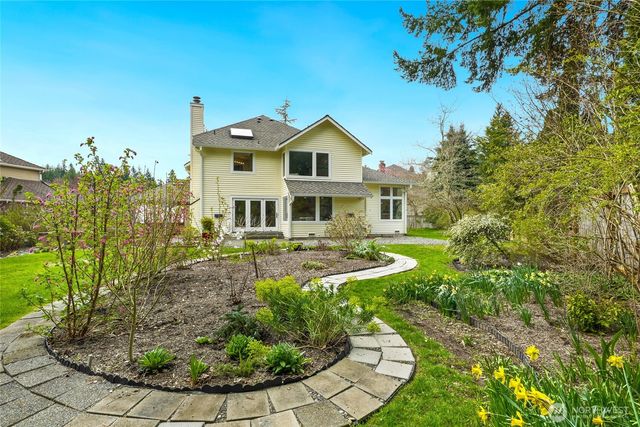 2138 221st Place NE, Sammamish, WA 98074