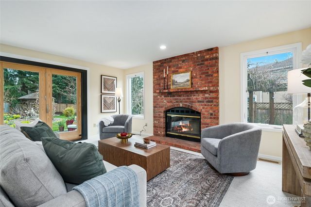 2138 221st Place NE, Sammamish, WA 98074