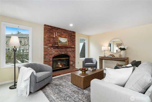 2138 221st Place NE, Sammamish, WA 98074