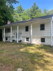 24 Hampton Falls Road, Exeter, NH 03833