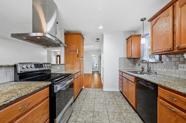 1826 Skyline Drive, Sherman, TX 75092