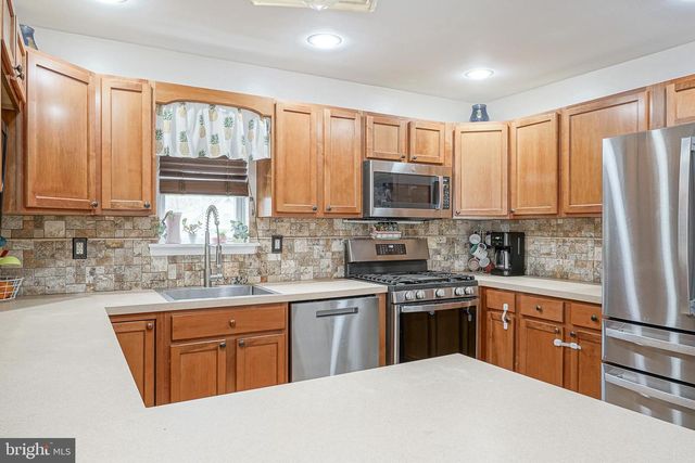 38 CLIFFORD AVE, West Deptford, NJ 08093