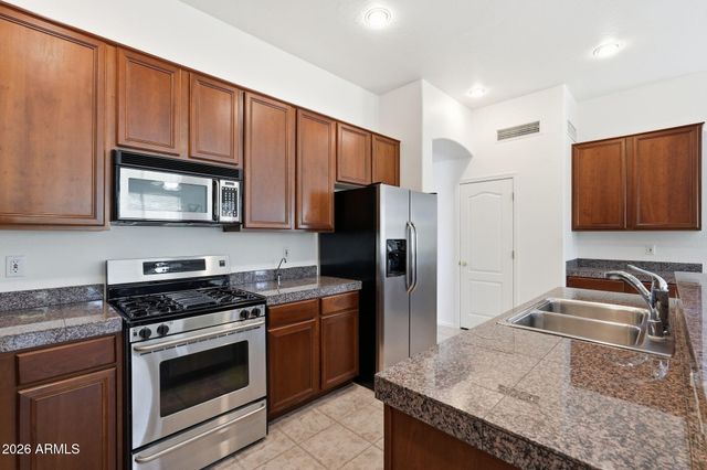 2015 W Olive Way, Chandler, AZ 85248