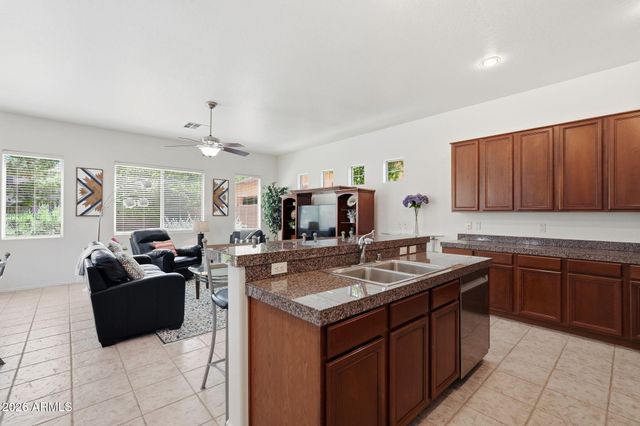 2015 W Olive Way, Chandler, AZ 85248