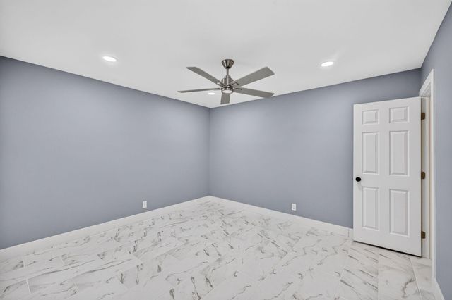3040 NE 16th Avenue 110, Oakland Park, FL 33334