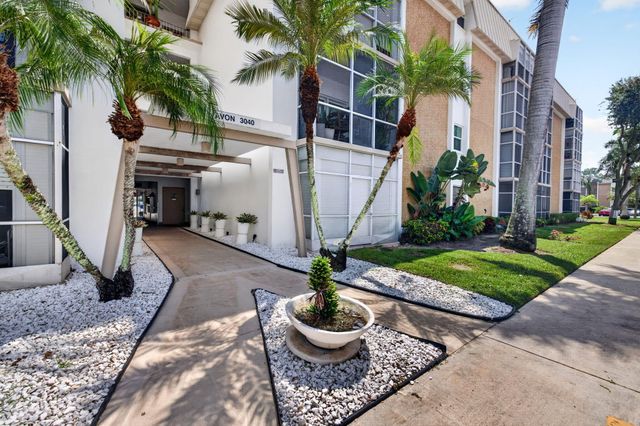 3040 NE 16th Avenue 110, Oakland Park, FL 33334