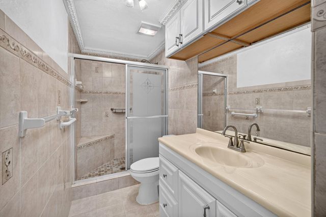 3040 NE 16th Avenue 110, Oakland Park, FL 33334