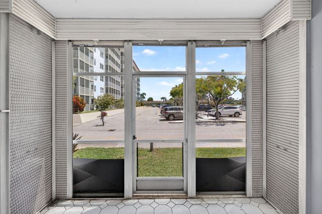 3040 NE 16th Avenue 110, Oakland Park, FL 33334