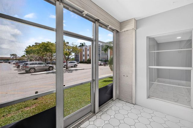 3040 NE 16th Avenue 110, Oakland Park, FL 33334