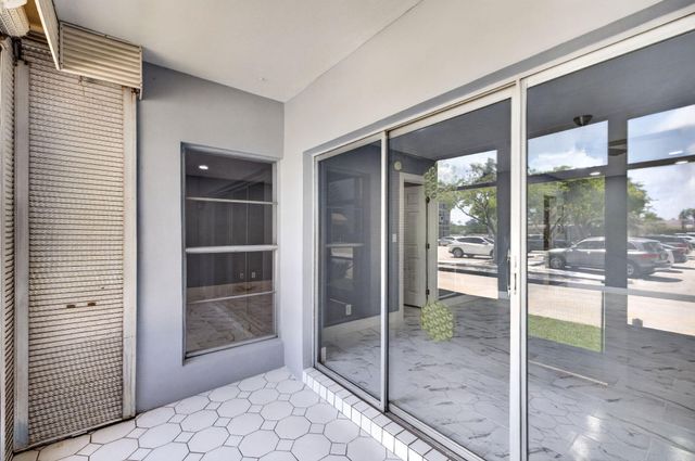 3040 NE 16th Avenue 110, Oakland Park, FL 33334