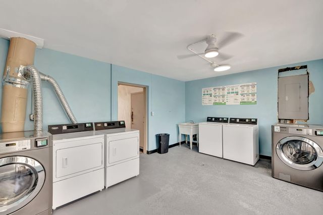 3040 NE 16th Avenue 110, Oakland Park, FL 33334