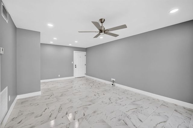 3040 NE 16th Avenue 110, Oakland Park, FL 33334