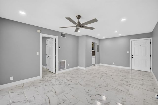 3040 NE 16th Avenue 110, Oakland Park, FL 33334