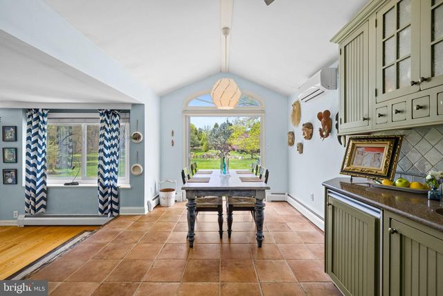 65 COVERED BRIDGE RD, New Hope, PA 18938