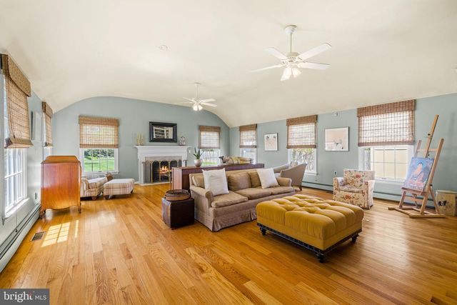 65 COVERED BRIDGE RD, New Hope, PA 18938