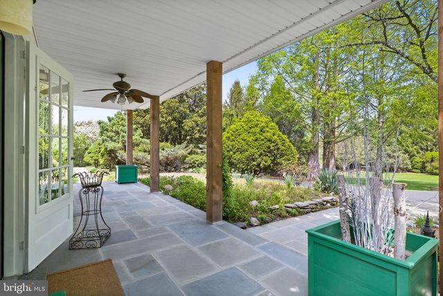 65 COVERED BRIDGE RD, New Hope, PA 18938