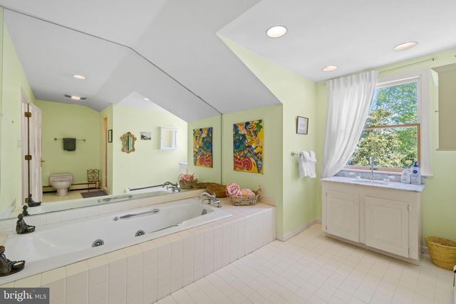 65 COVERED BRIDGE RD, New Hope, PA 18938