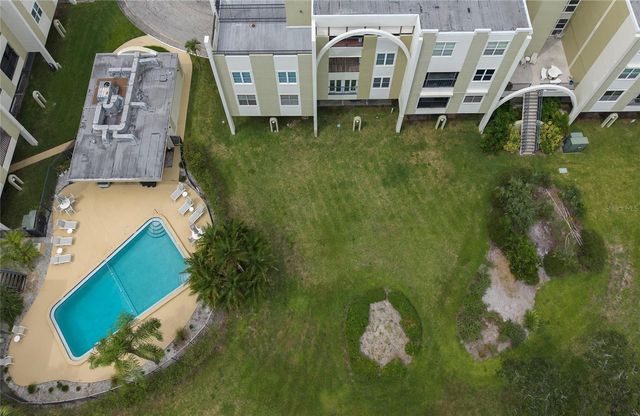 4681 1ST STREET NE 301, St Petersburg, FL 33703