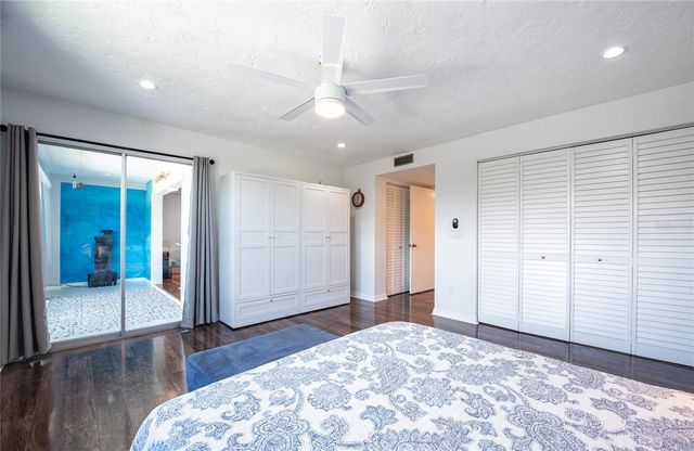 4681 1ST STREET NE 301, St Petersburg, FL 33703