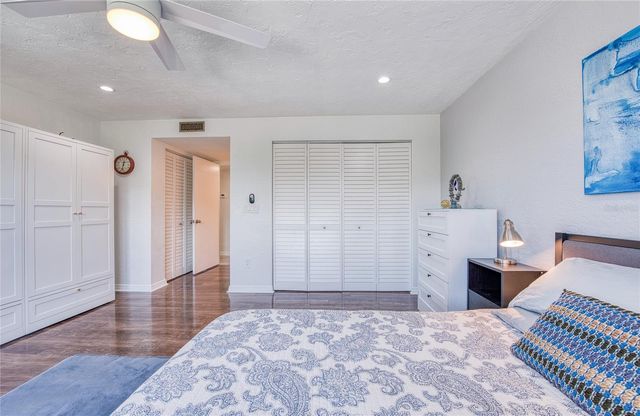 4681 1ST STREET NE 301, St Petersburg, FL 33703