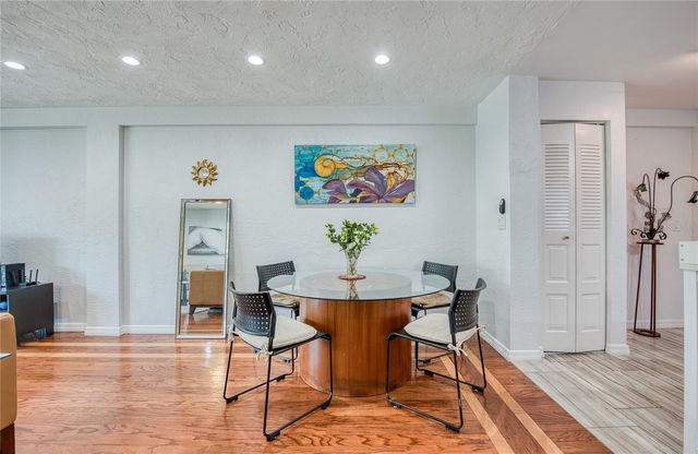 4681 1ST STREET NE 301, St Petersburg, FL 33703