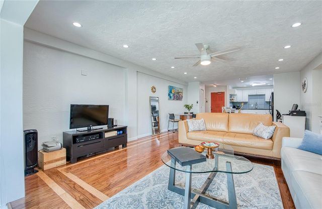 4681 1ST STREET NE 301, St Petersburg, FL 33703