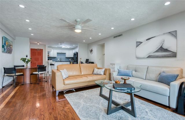 4681 1ST STREET NE 301, St Petersburg, FL 33703