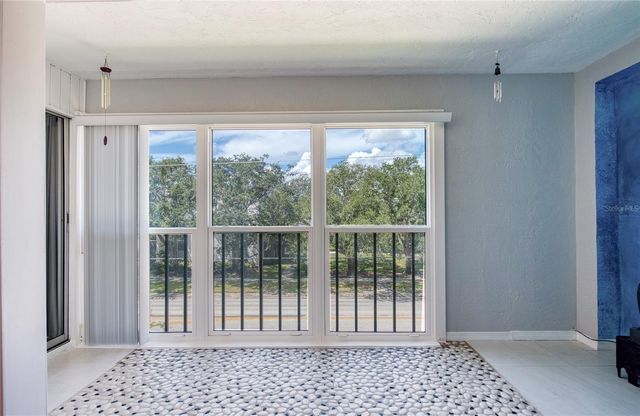 4681 1ST STREET NE 301, St Petersburg, FL 33703