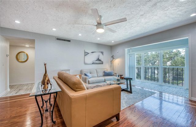 4681 1ST STREET NE 301, St Petersburg, FL 33703