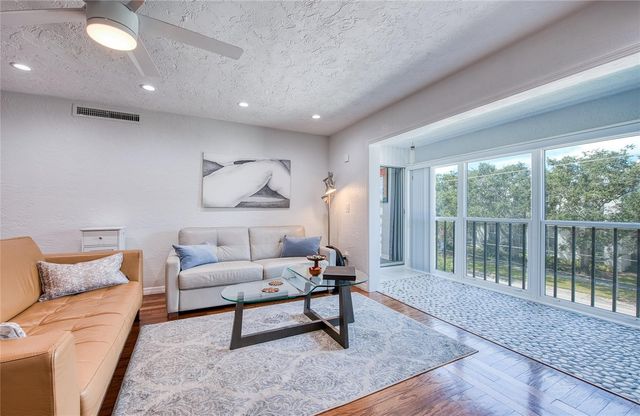 4681 1ST STREET NE 301, St Petersburg, FL 33703
