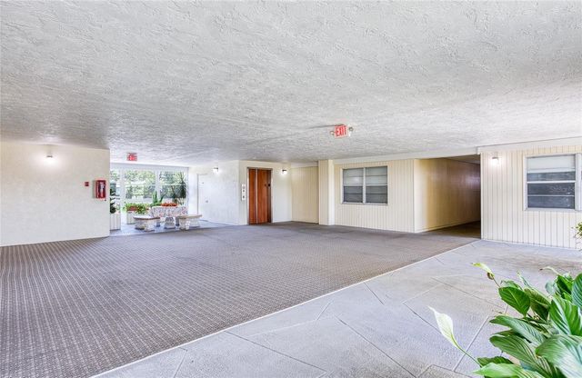 4681 1ST STREET NE 301, St Petersburg, FL 33703