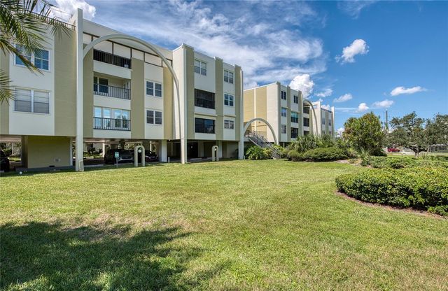 4681 1ST STREET NE 301, St Petersburg, FL 33703