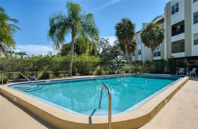 4681 1ST STREET NE 301, St Petersburg, FL 33703